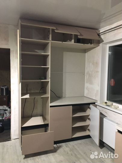 Угловая кухня на заказ. Производство