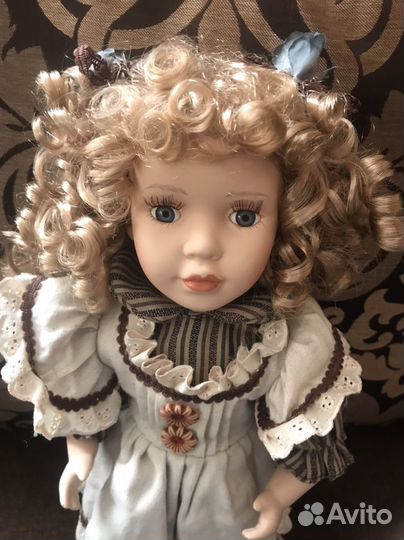 Кукла фарфоровая коллекционная Little Queen