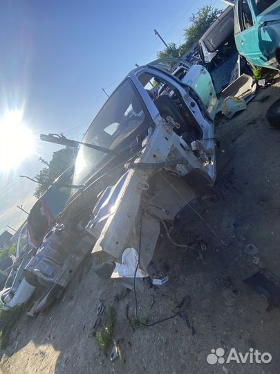 Левая передняя четверть Hyundai Sonata 4