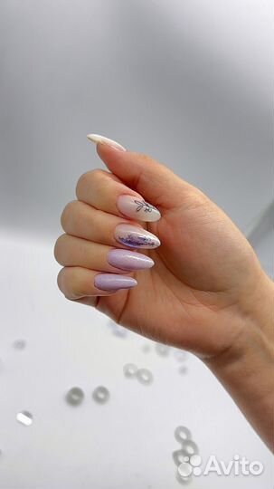 Модель на маникюр