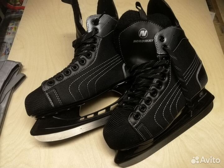 Мужские коньки хоккейные