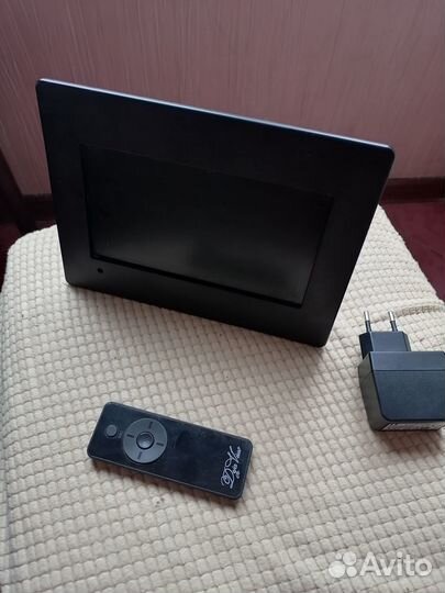 Цифровая фоторамка Rekam DejaView SS70X