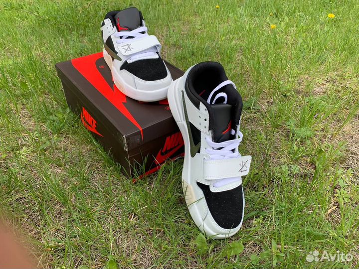 Кроссовки Nike Travis Scott x Jordan Cut the Check