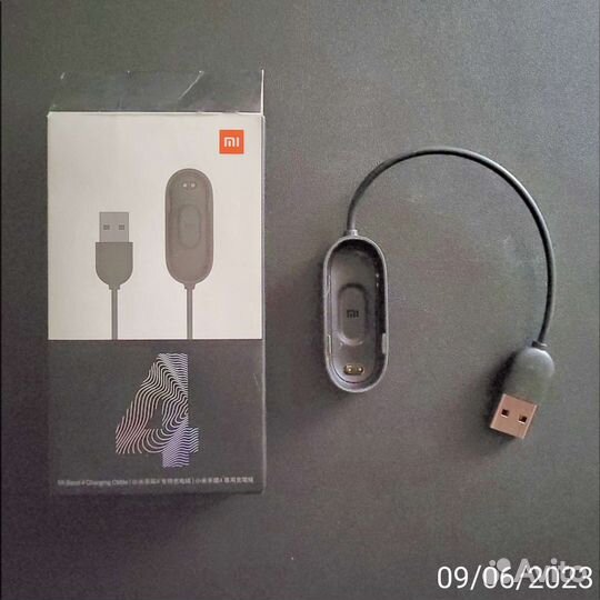 Кабель-зарядка Xiaomi Mi Band 4