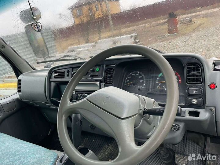 Mitsubishi Fuso Canter изотермический, 2000