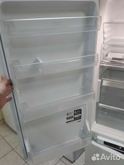 Холодильник В стройка Hotpoint Ariston доставка