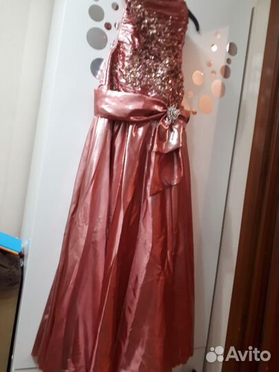 Вечернее платье