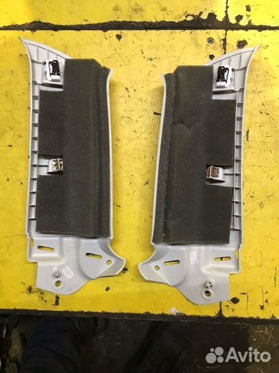 Обшивка задней стойки Ford Kuga 2016-2019