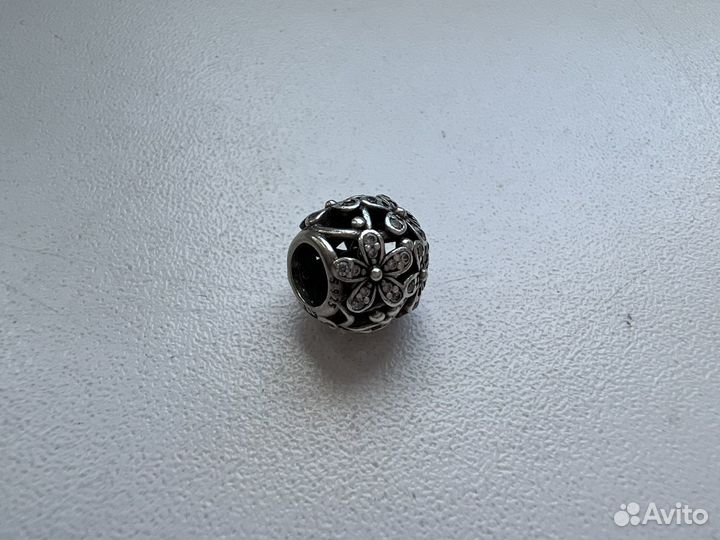 Браслет и шармы pandora