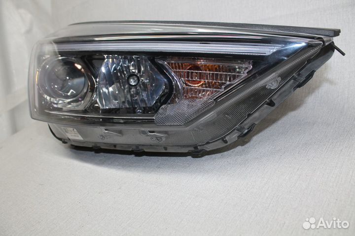 Фара правая Hyundai Tucson