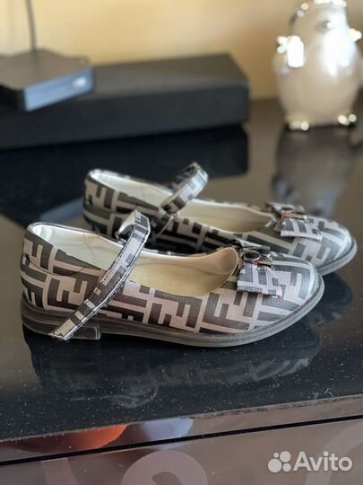Туфли для девочки 35 размер
