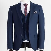 Мужской классический костюм, Москва