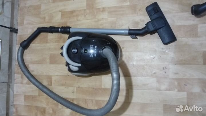 Пылесос miele 1600W