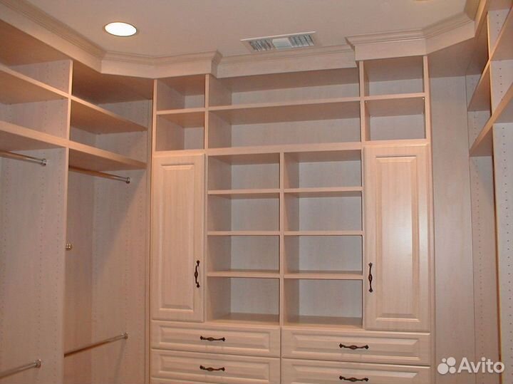 Распашной шкаф