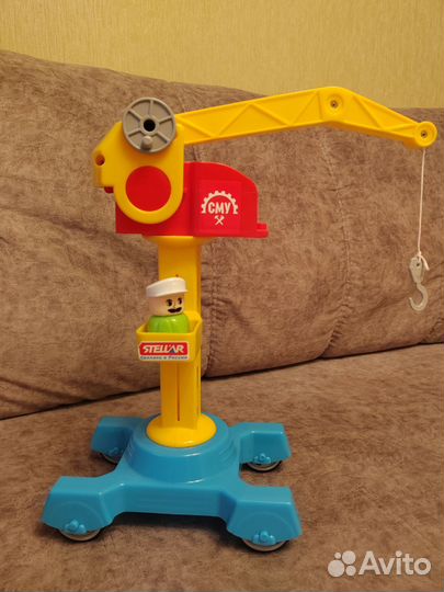 Подъемный кран игрушка