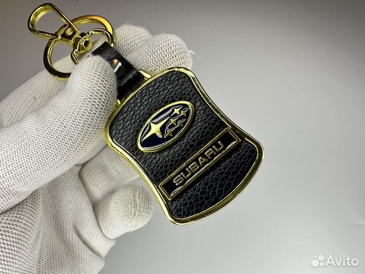Брелок Subaru кожа-золото