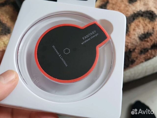 Беспроводная зарядка для телефона