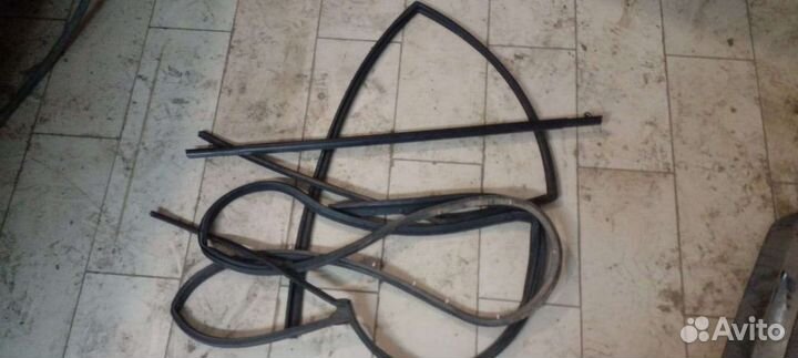 Subaru forester sh уплотнитель задней левой двери