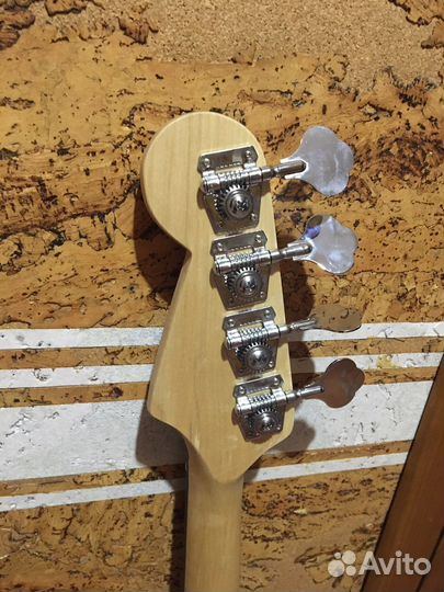 Бас-гитара Jazz Bass Irin комбо Stagg 20W и набор