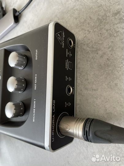Звуковая карта behringer umc2