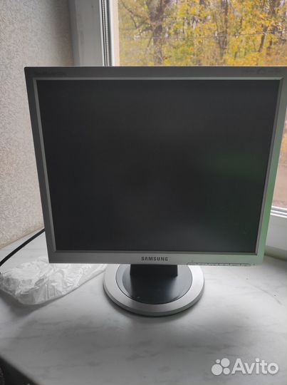 Монитор samsung syncmaster 710n