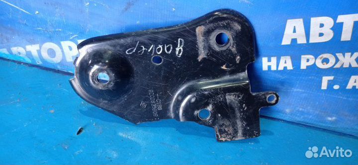 Крепление балки подвески Renault Duster кроссовер