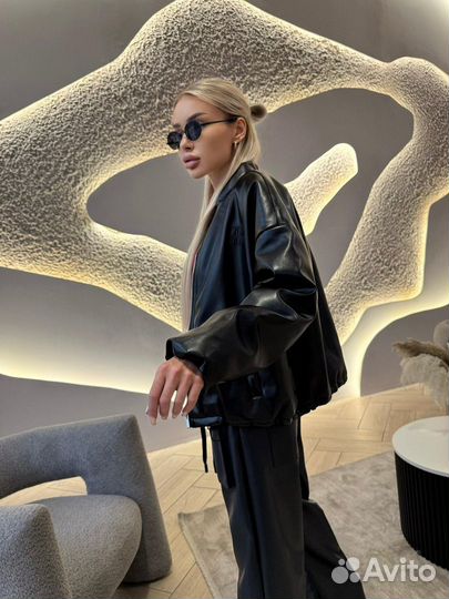 Бомбер женский