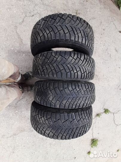 Michelin X-Ice North 4 215/65 R16 102T