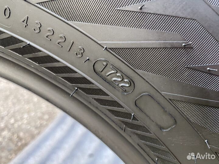 Nokian Tyres Hakkapeliitta R5 SUV 255/55 R18 109R