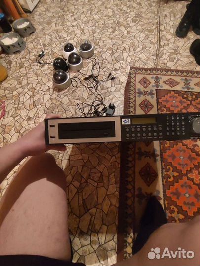 Регистратор видеонаблюдения и 5 камер