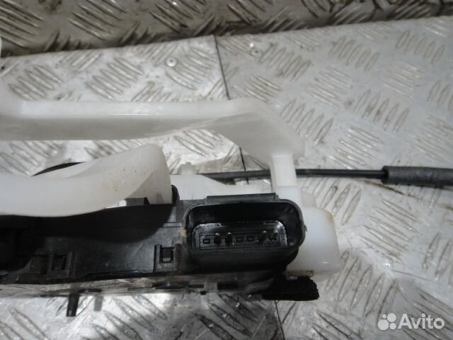 Замок двери IX35 (10-15) 4 контакта зад R б\у (арт. 814202Y010)