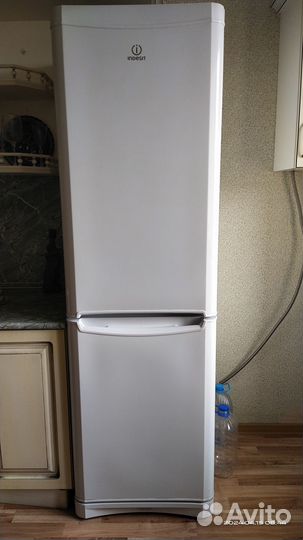 Холодильник бу indesit