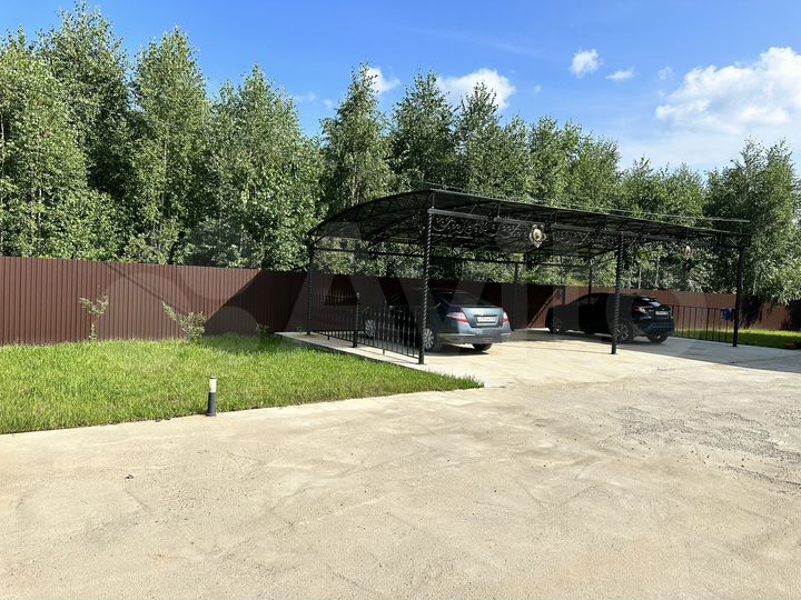 Дом 274 м² на участке 11 сот.