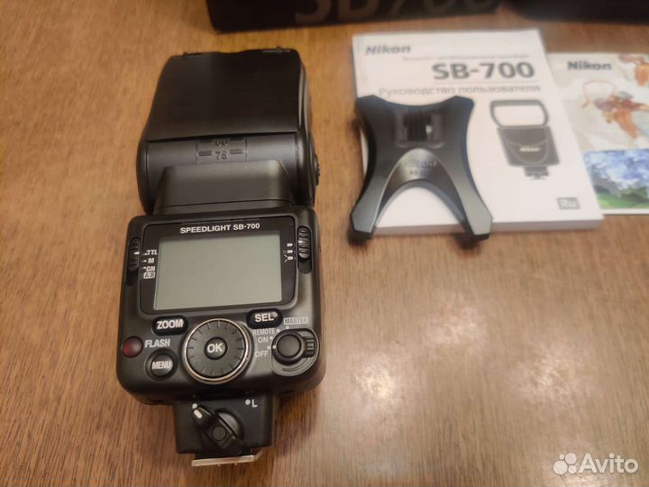 Вспышка Nikon SpeedLight SB-700