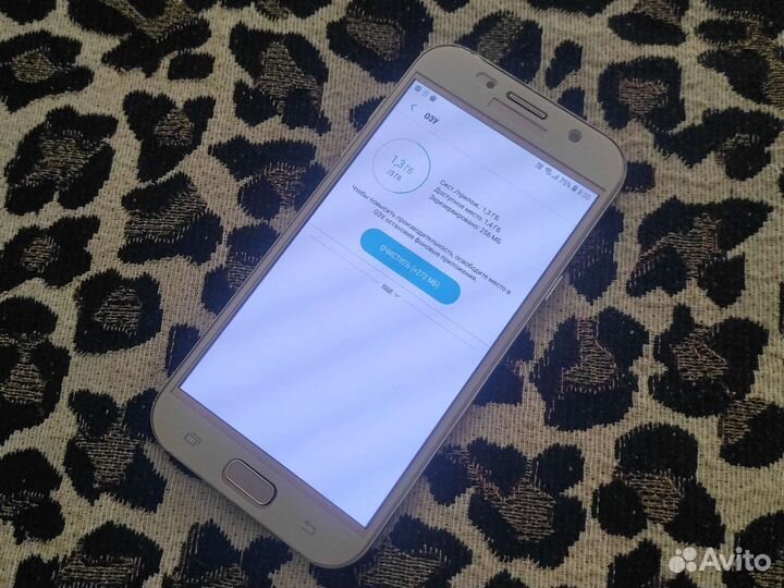 Телефон Samsung galaxy А7 2017 3/32
