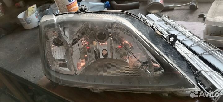 Фара передняя правая renault logan 1