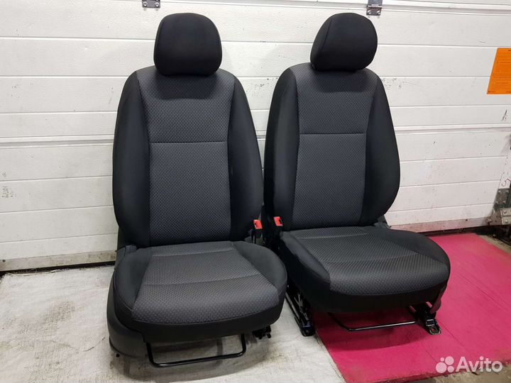 RIO 4 Сиденья Передние