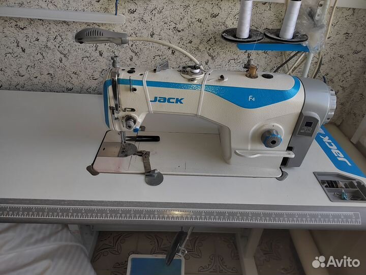 Продам швейную машинку бу