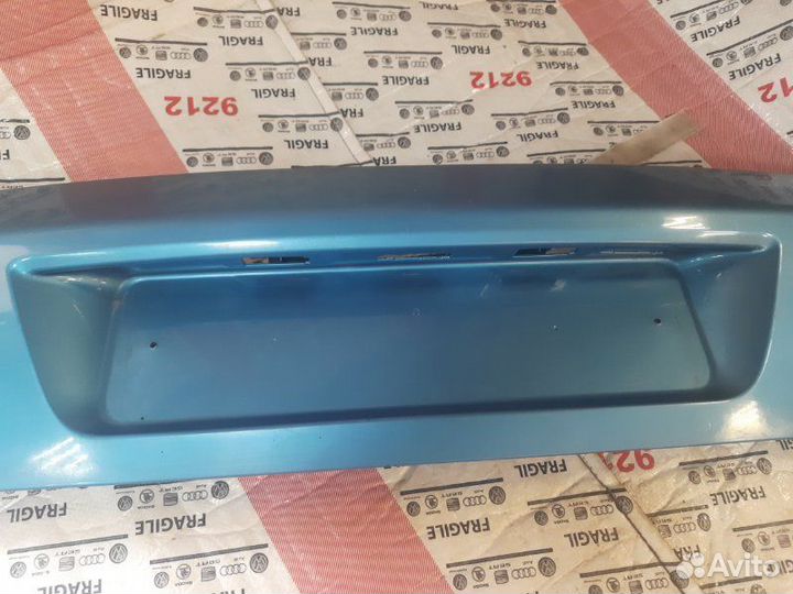 Накладка двери багажника Citroen C4 picasso 2.0 I