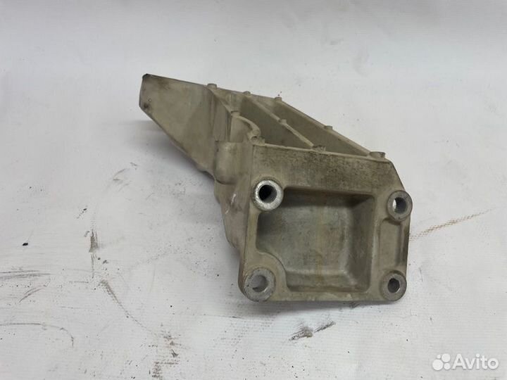 Кронштейн двигателя левый Infiniti Fx35 S50 VQ35DE