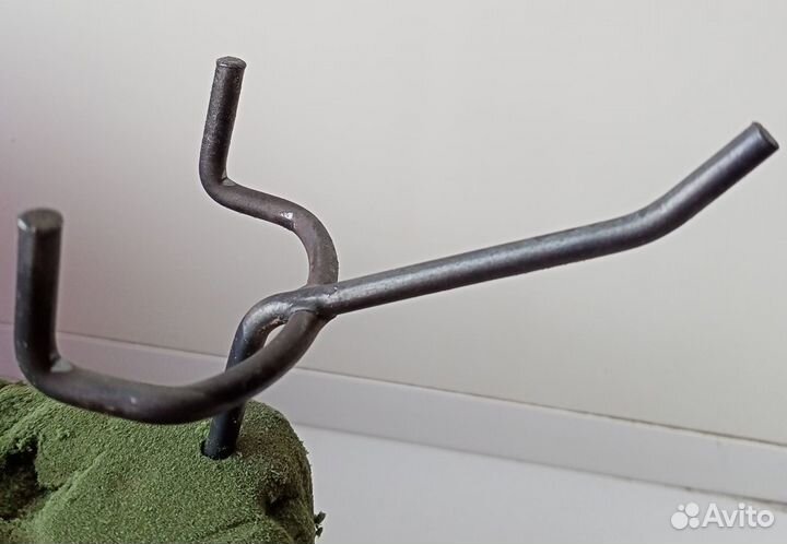 Крючок металл на перфорированную панель 5, 10см