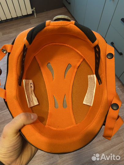 Горнолыжный шлем