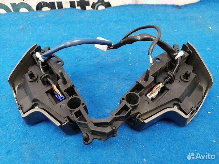 Кнопки на руль 84250-60050 Toyota Land Cruiser