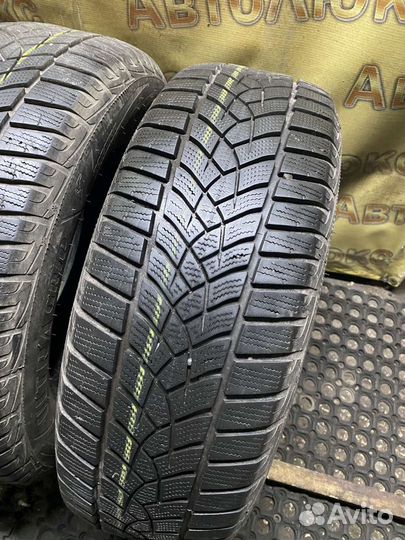 Dunlop Winter Sport 5 215/65 R16