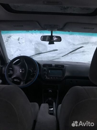 Салон на Honda Civic 7 ES 2003 года