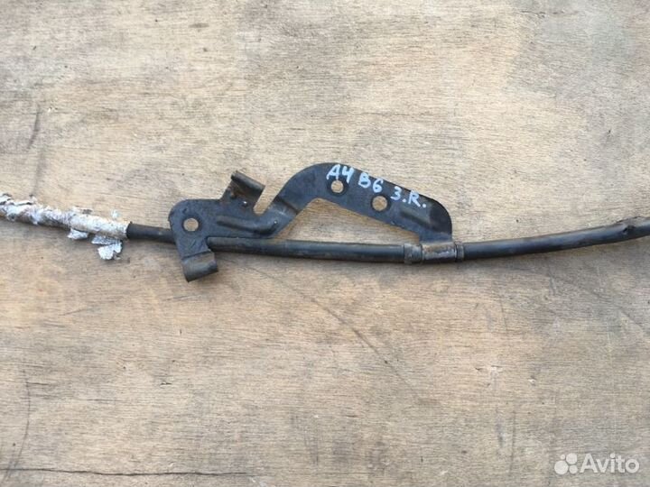 Трос ручного тормоза ручника правый Audi A4 B6 B7