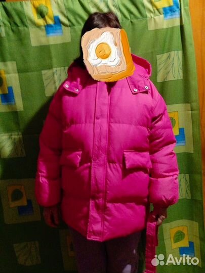Продаю куртку яркую розовую на весну