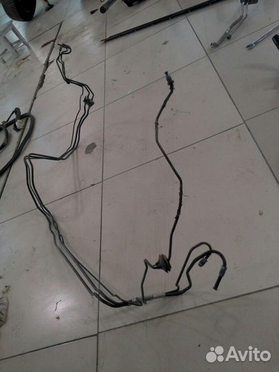 Мерседес W221.2011г.трубки тормозные от главного ц