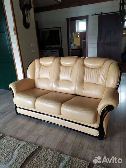 Перетяжка и ремонт мягкой мебели на дому