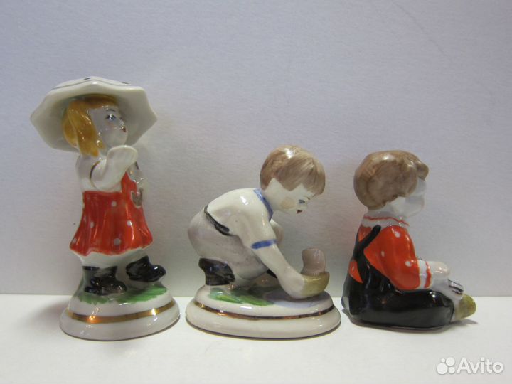 Фарфоровые статуэтки Дети